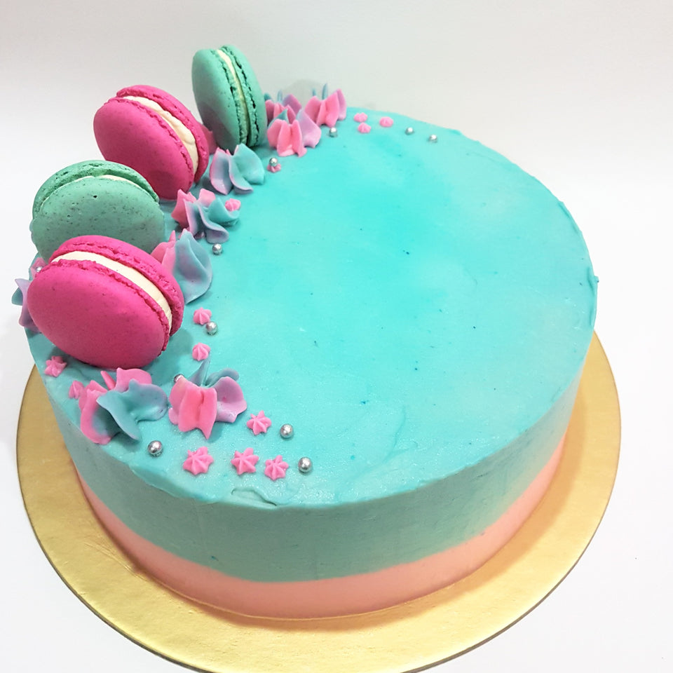 Macarons Customised Blue and Pink Cake
